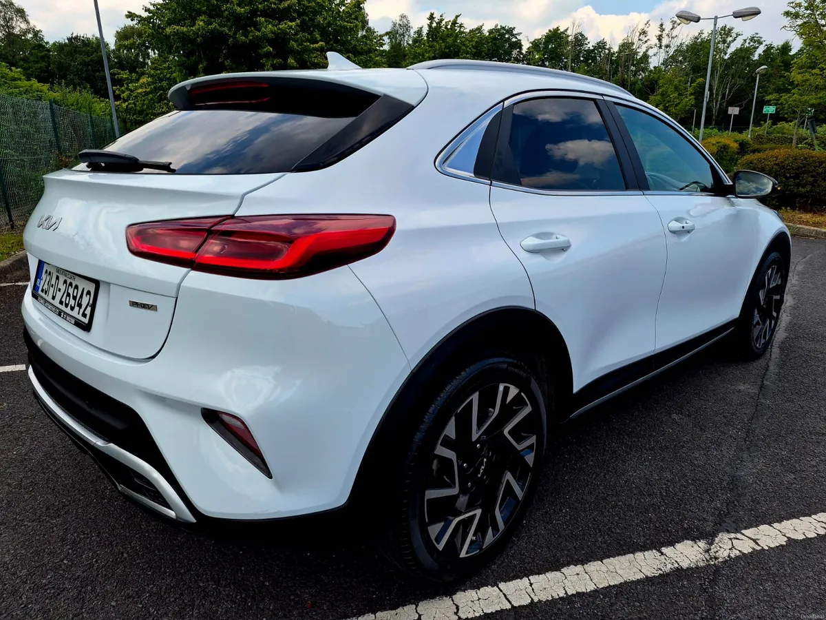 2023 KIA XCEED PE PHEV AUTO HYBRID - Image 3