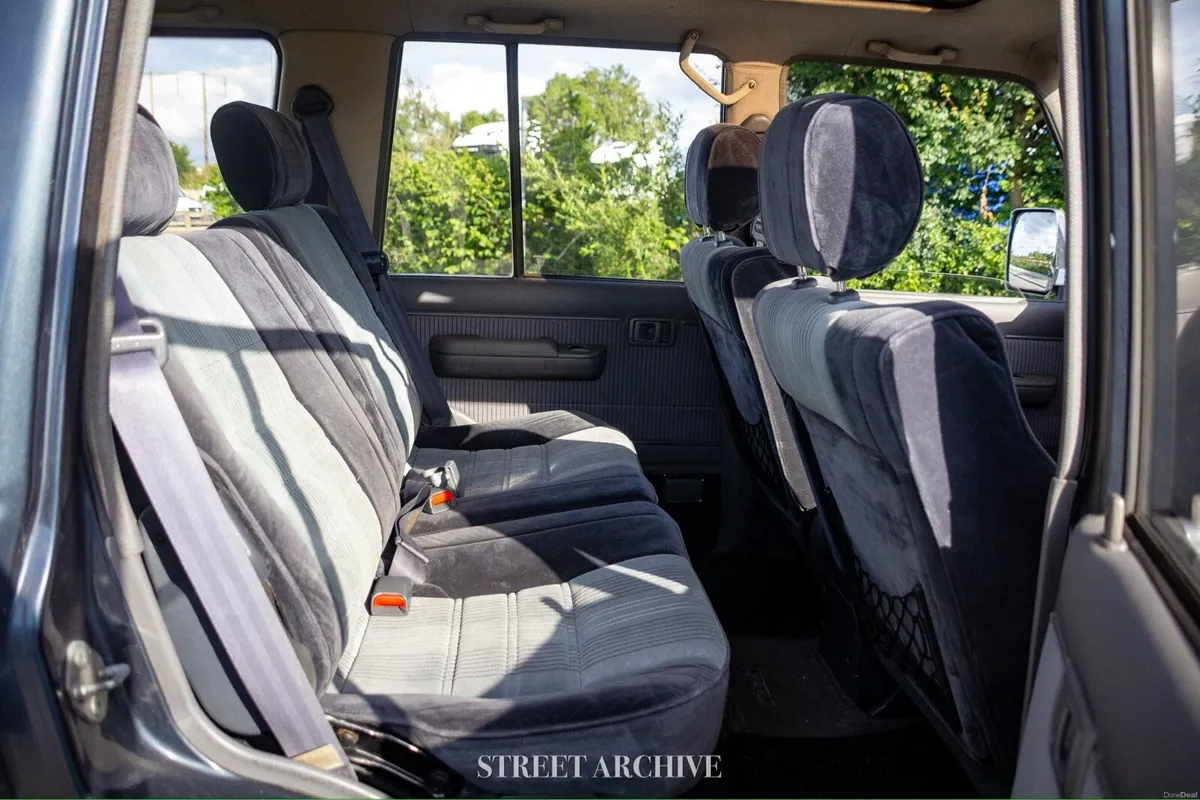 Toyota landcruiser LJ78 - Image 4
