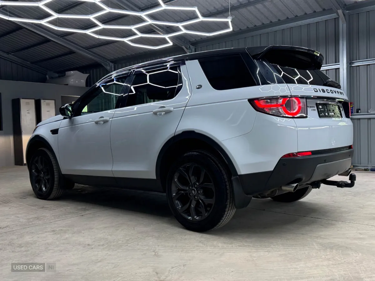 Land Rover Discovery Sport 2018, FSH, MASSIVE SPEC - Image 3