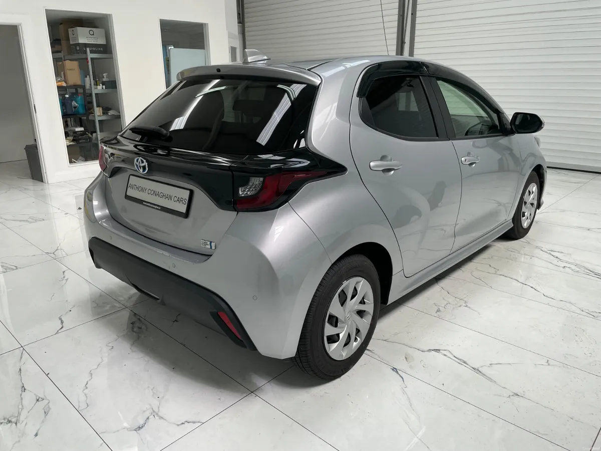 2023 Toyota Yaris 1.5 Hybrid x Auto - Image 4