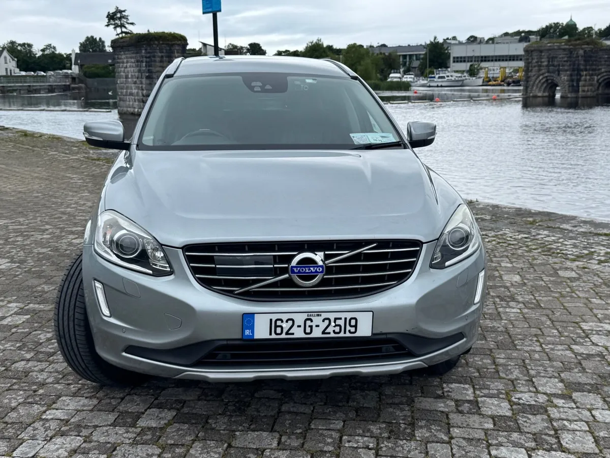 Volvo XC60 2.4D D4 AWD SE LUX NAV - Image 2