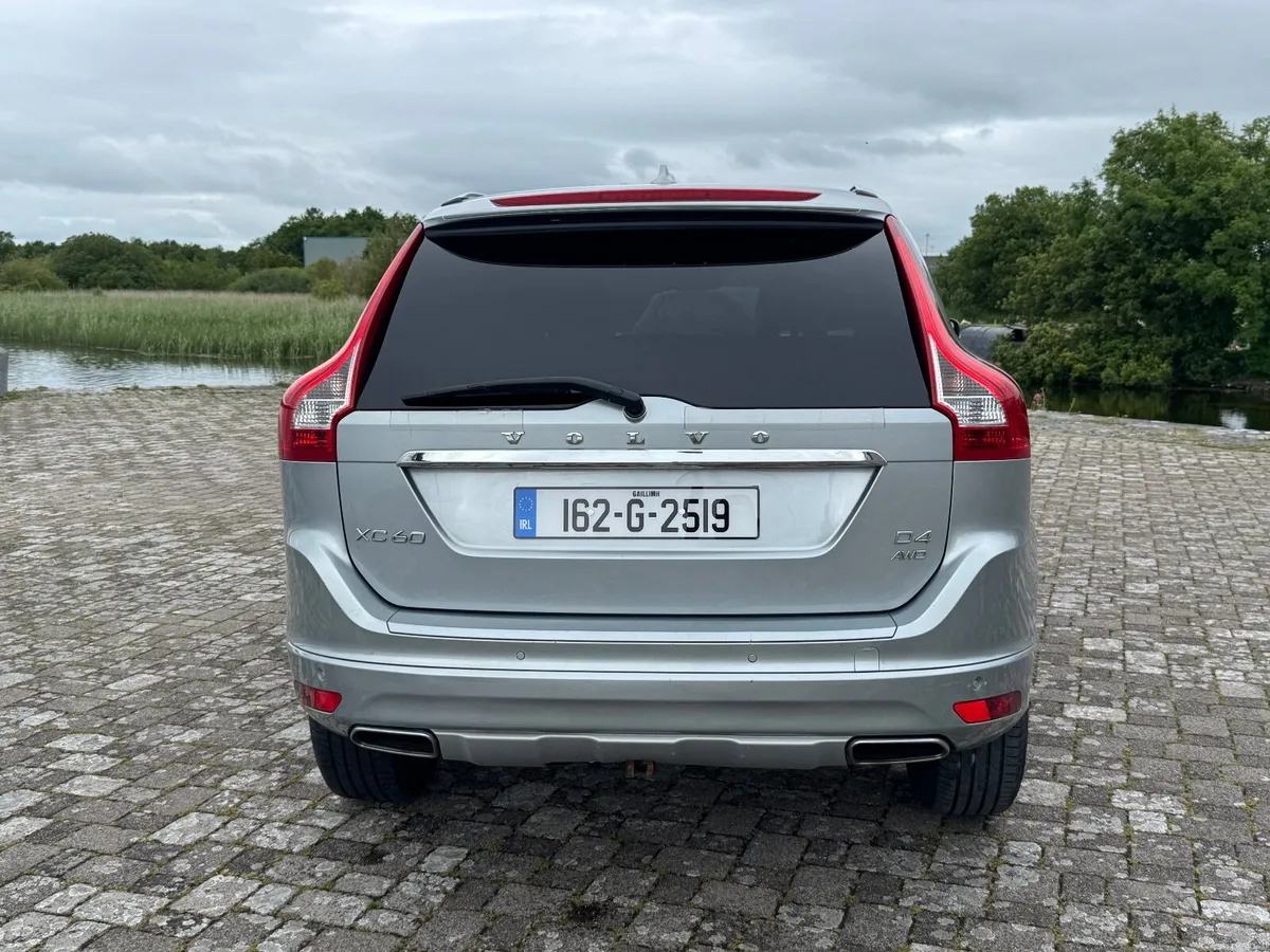 Volvo XC60 2.4D D4 AWD SE LUX NAV - Image 3