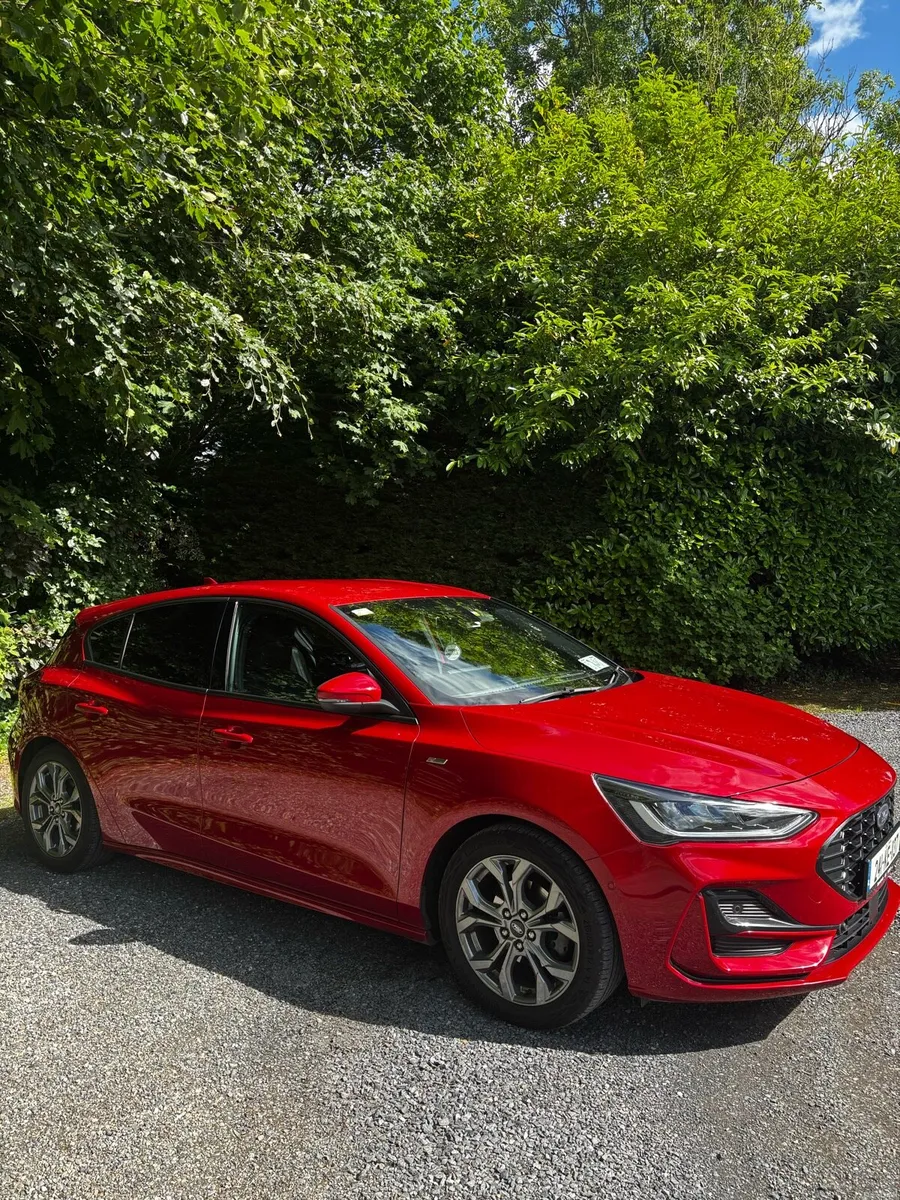 Ford Focus ST Line 1.5 Automatic - Image 2