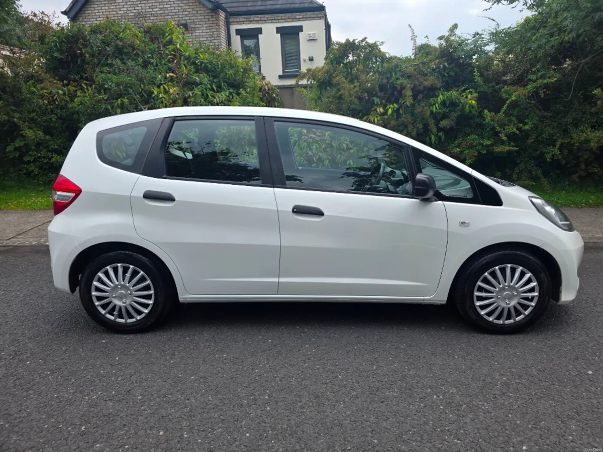 Honda Fit 1.2 I-vtec S 5DR - Image 2
