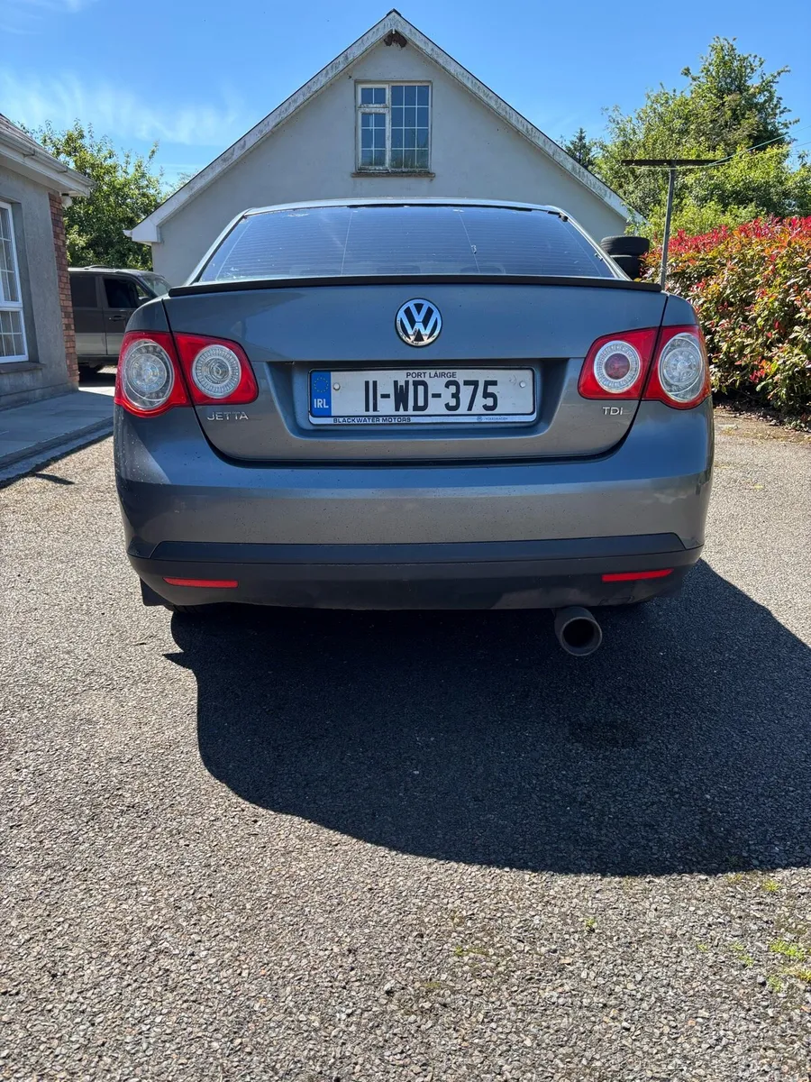Volkswagen Jetta - Image 4