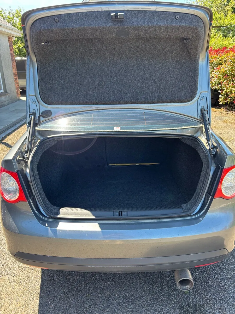 Volkswagen Jetta - Image 5