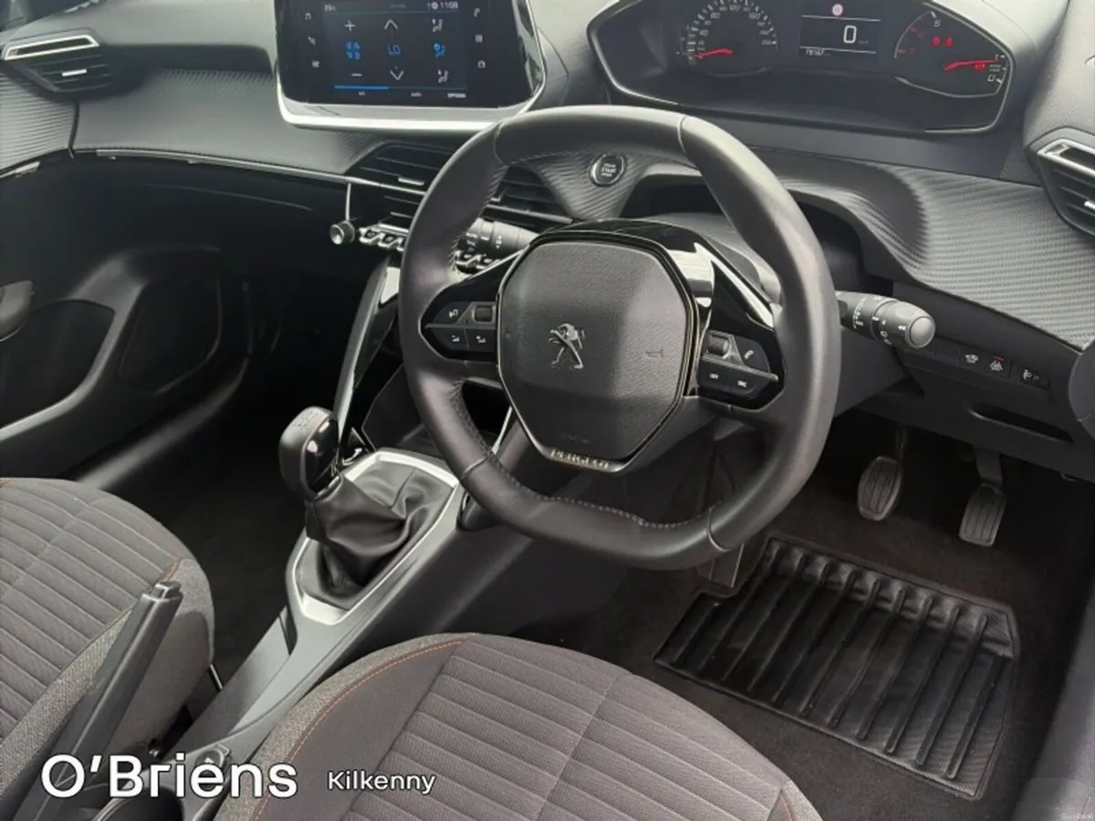 Peugeot 208 ACTIVE PURETECH 1.2 75 BHP 5DR *1 OWNE - Image 5