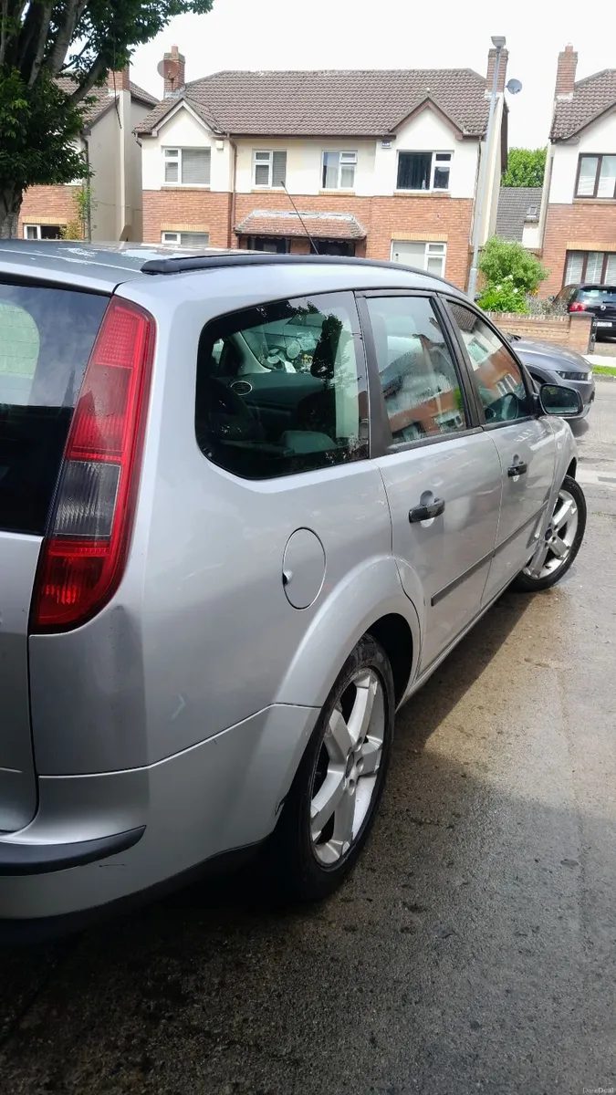 Ford Focus 2006 - Image 2