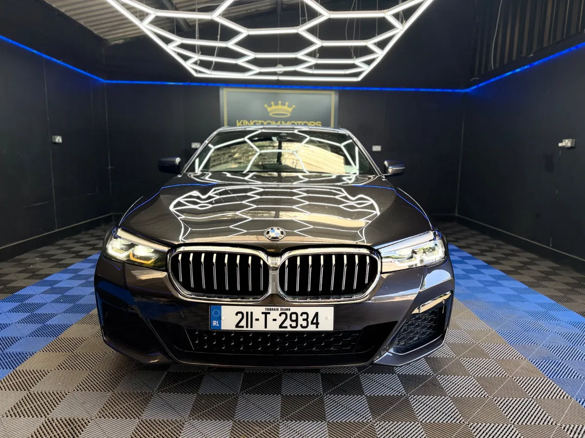 BMW 530E M-SPORT,Automatic - Image 4