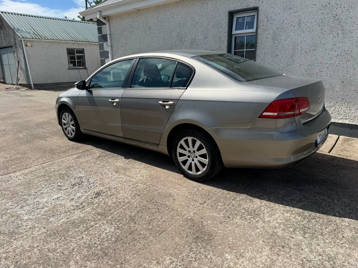 Volkswagen Passat - Image 3