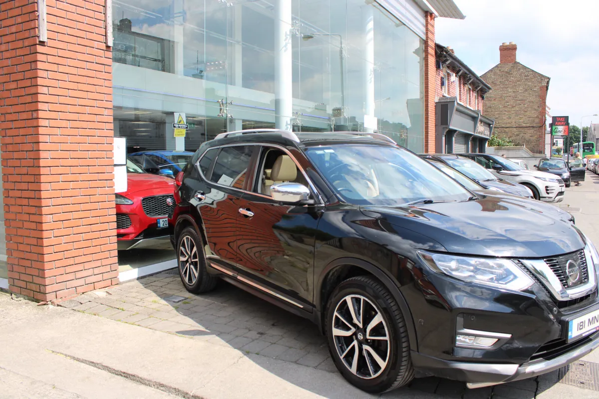 Nissan X-Trail 2018,7 Seater - Image 2
