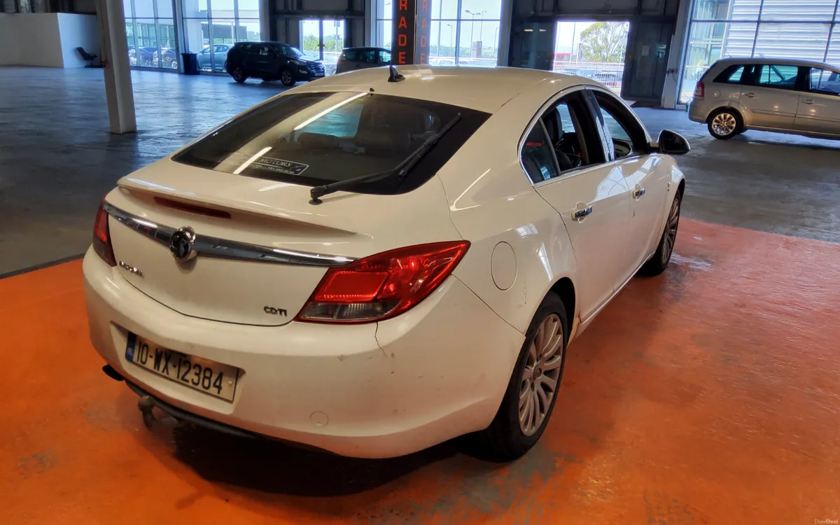 Vauxhall Insignia 2010 - Image 3