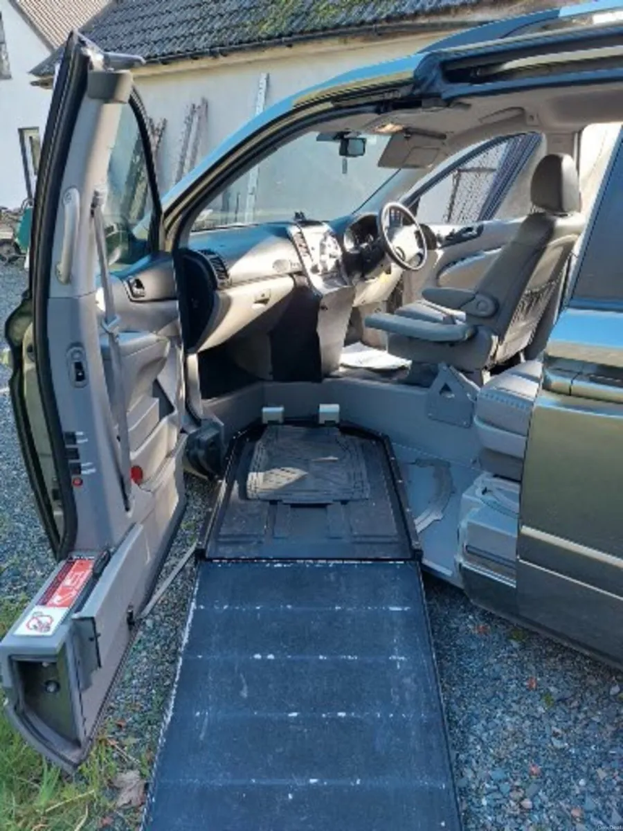 2009 Kia Sedona auto 7 seater WAV - Image 5