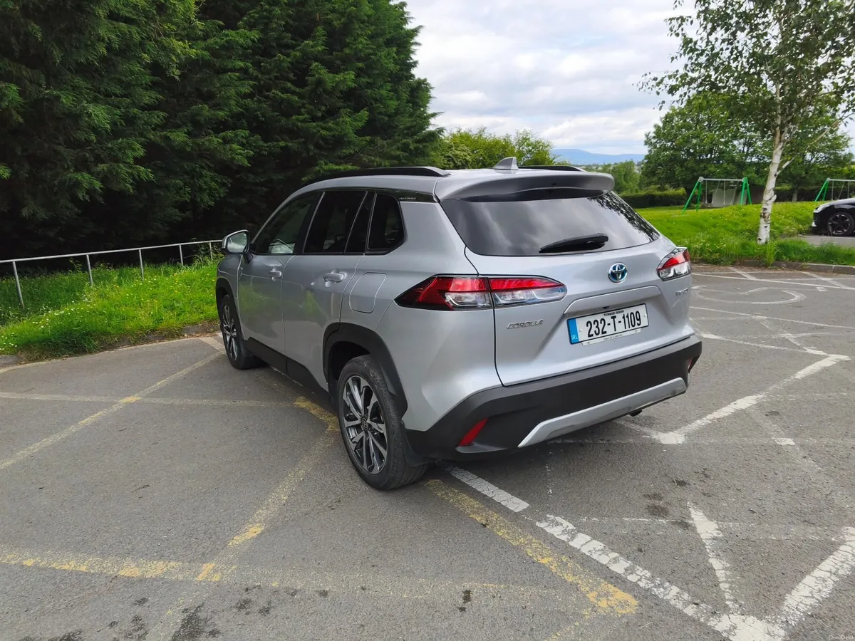 Toyota Corolla Cross 1.8 Hybrid Sol, 2023 - Image 2