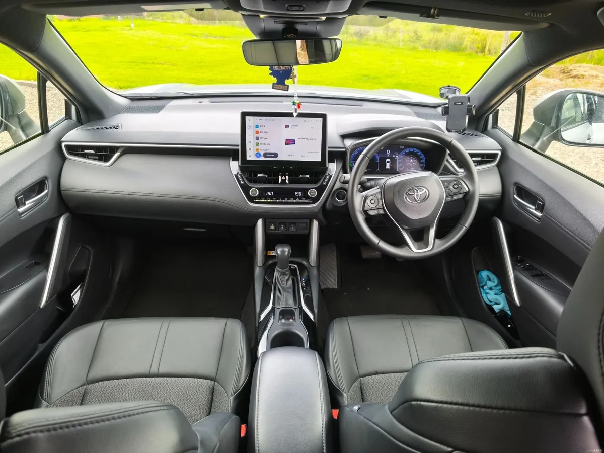 Toyota Corolla Cross 1.8 Hybrid Sol, 2023 - Image 3