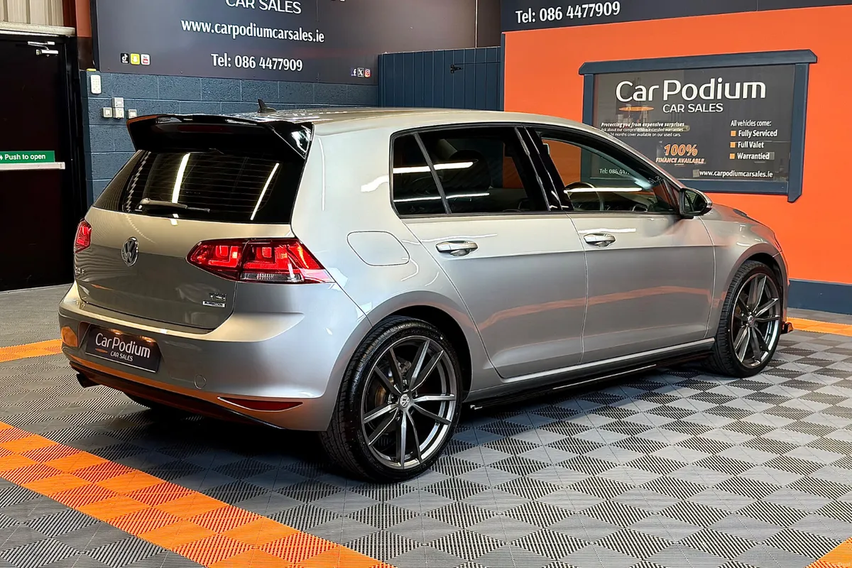 2015 Volkswagen Golf 1.2TSi Auto DSG - NEW ALLOYS - Image 3