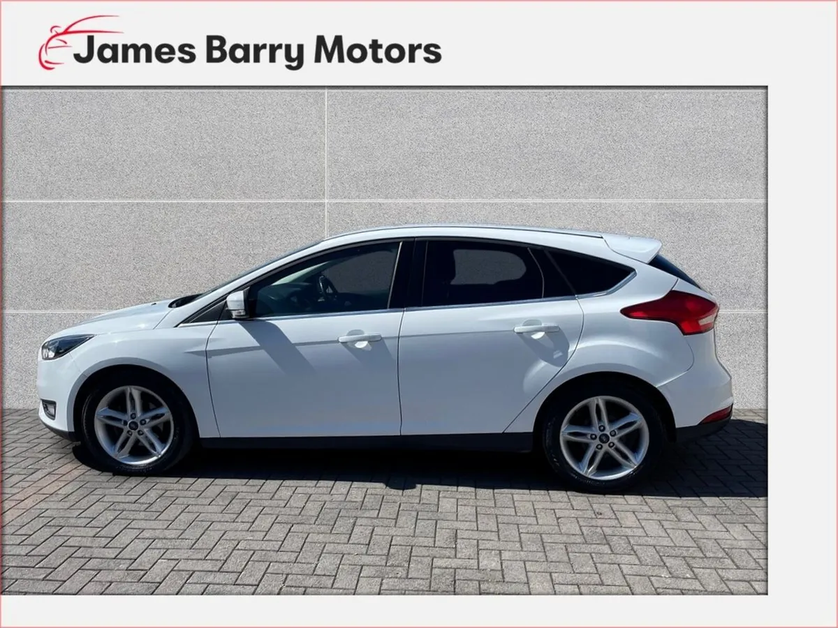 Ford Focus 1.0 Ecoboost Turbo 100PS Zetec - Image 4