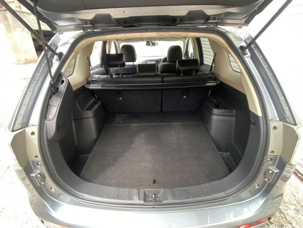 Mitsubishi Outlander 2.0 GX4H PHEV @Waltons garage - Image 6