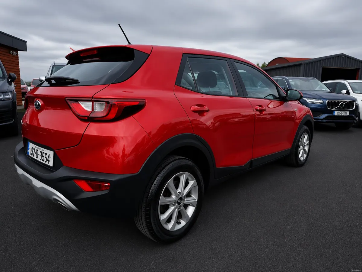 192 Kia Stonic 1.2 Petrol K1 LOW KMS V Clean - Image 2