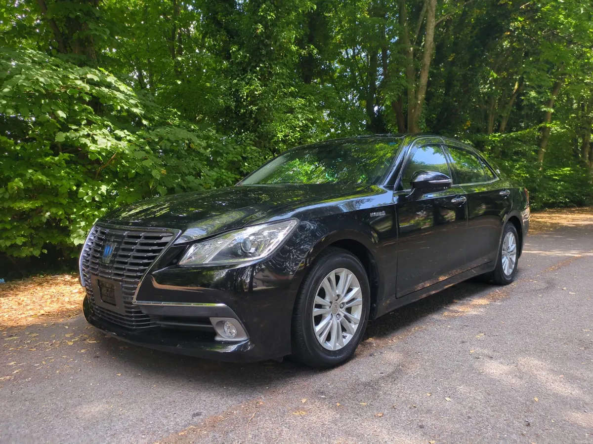 2013 Toyota Crown 2.5 Hybrid *Low kms - Image 2
