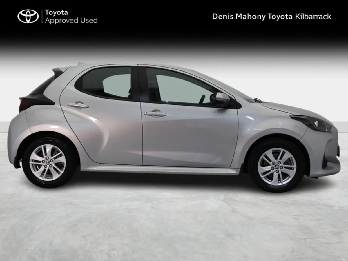 Toyota Yaris HYBRID LUNA 4DR AUTO - Image 3