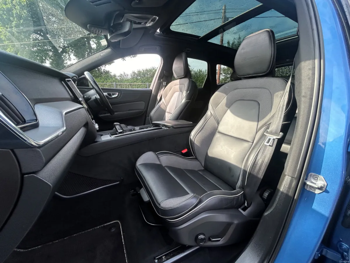 201 Volvo XC60 T8 R-DESIGN BIG SPEC ! 390BHP - Image 4
