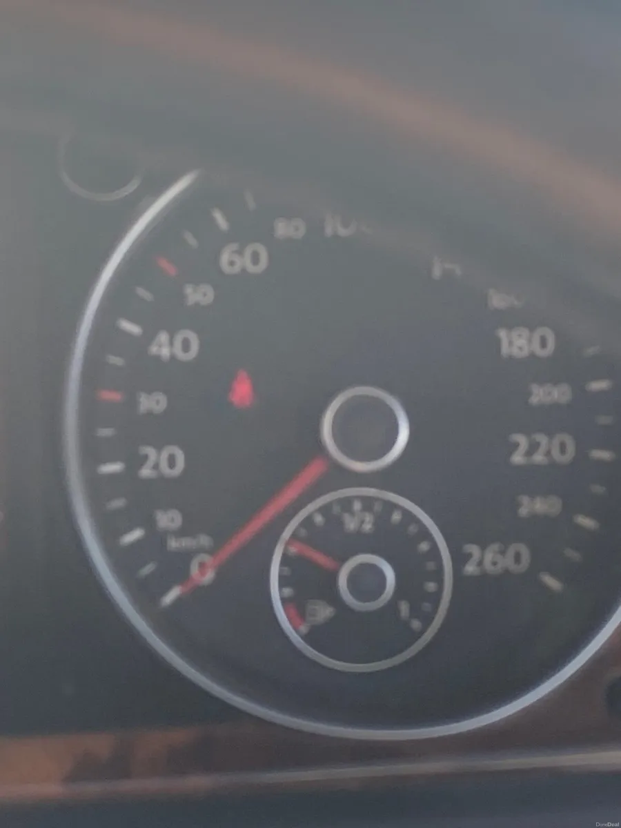 Volkswagen Passat 2009 - Image 5