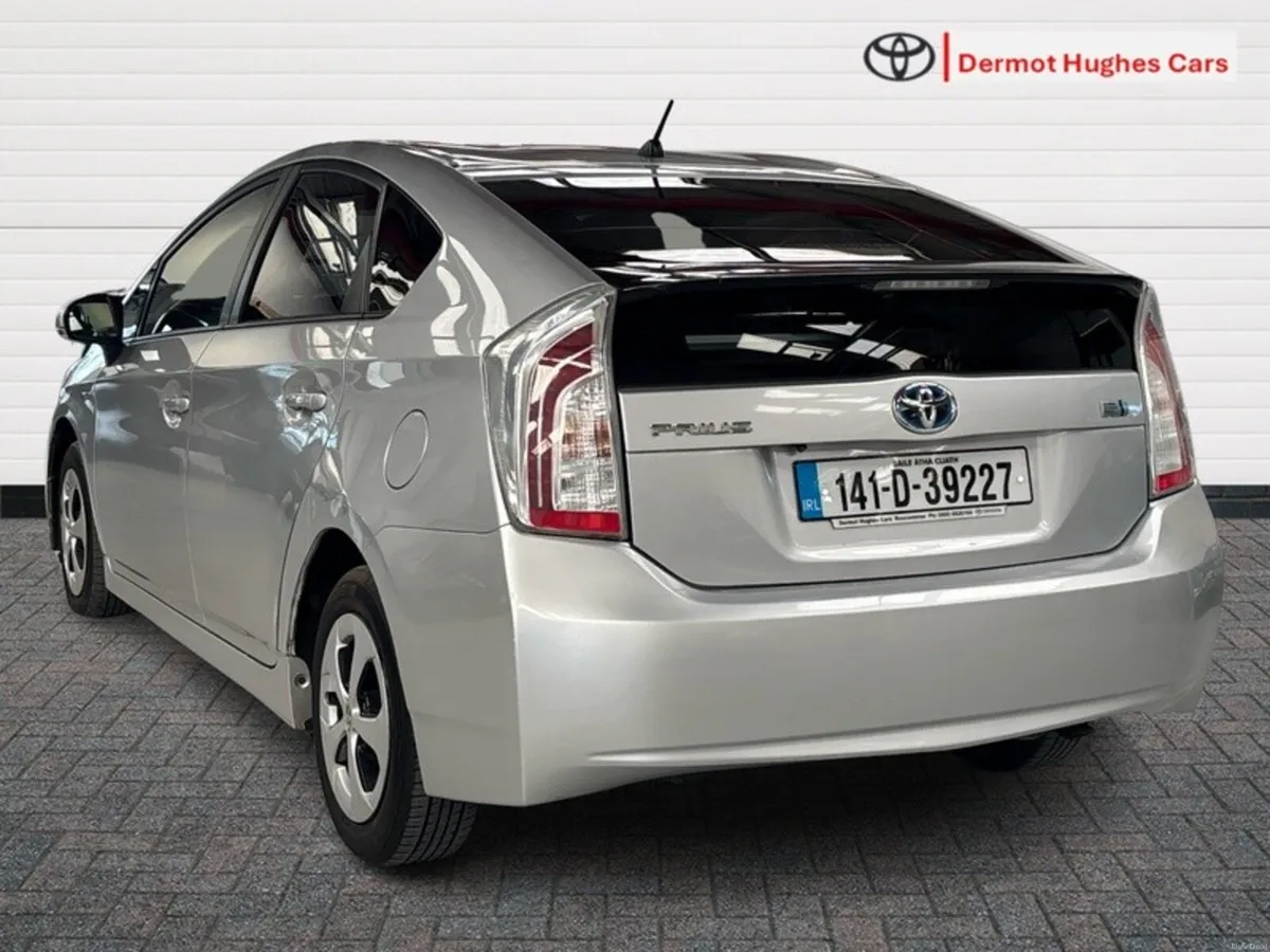 Toyota Prius HYBRID 5DR AUTO - Image 2