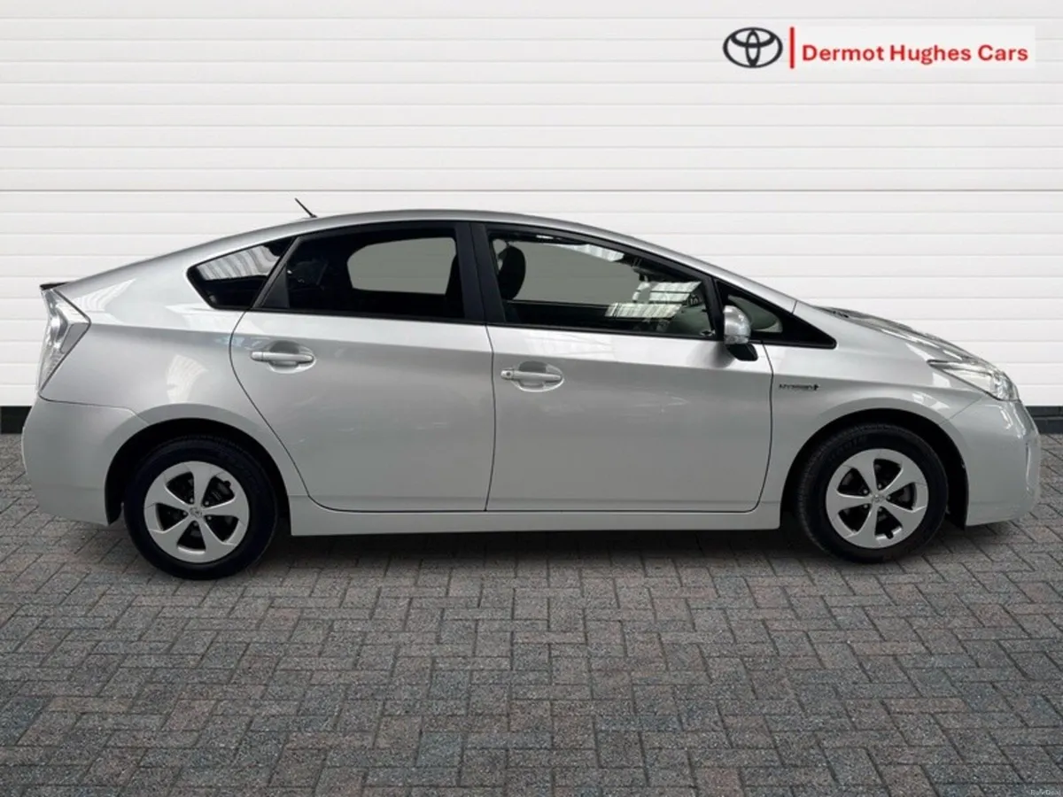 Toyota Prius HYBRID 5DR AUTO - Image 3