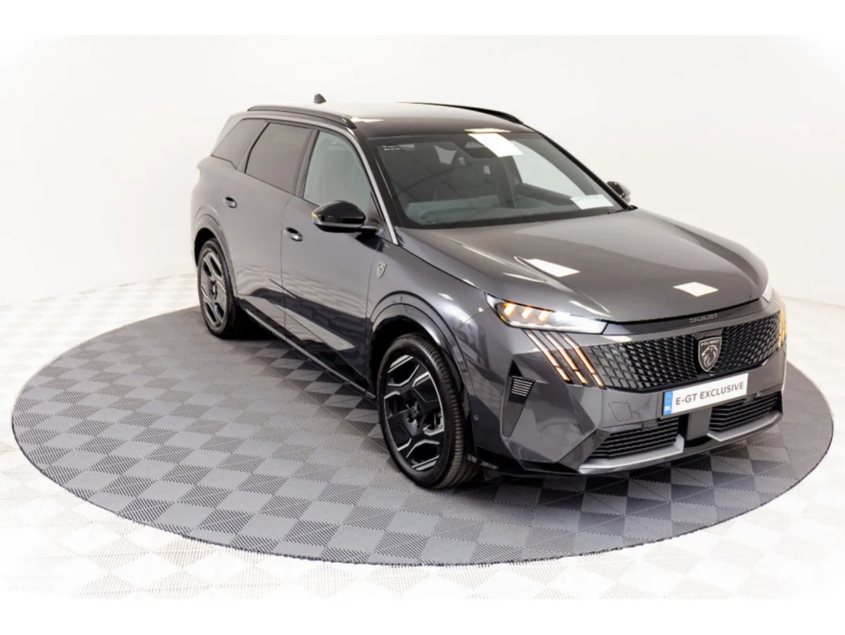 Peugeot 5008 E-GT Exclusive 72kWh 210HP - 7 Seats - Image 1