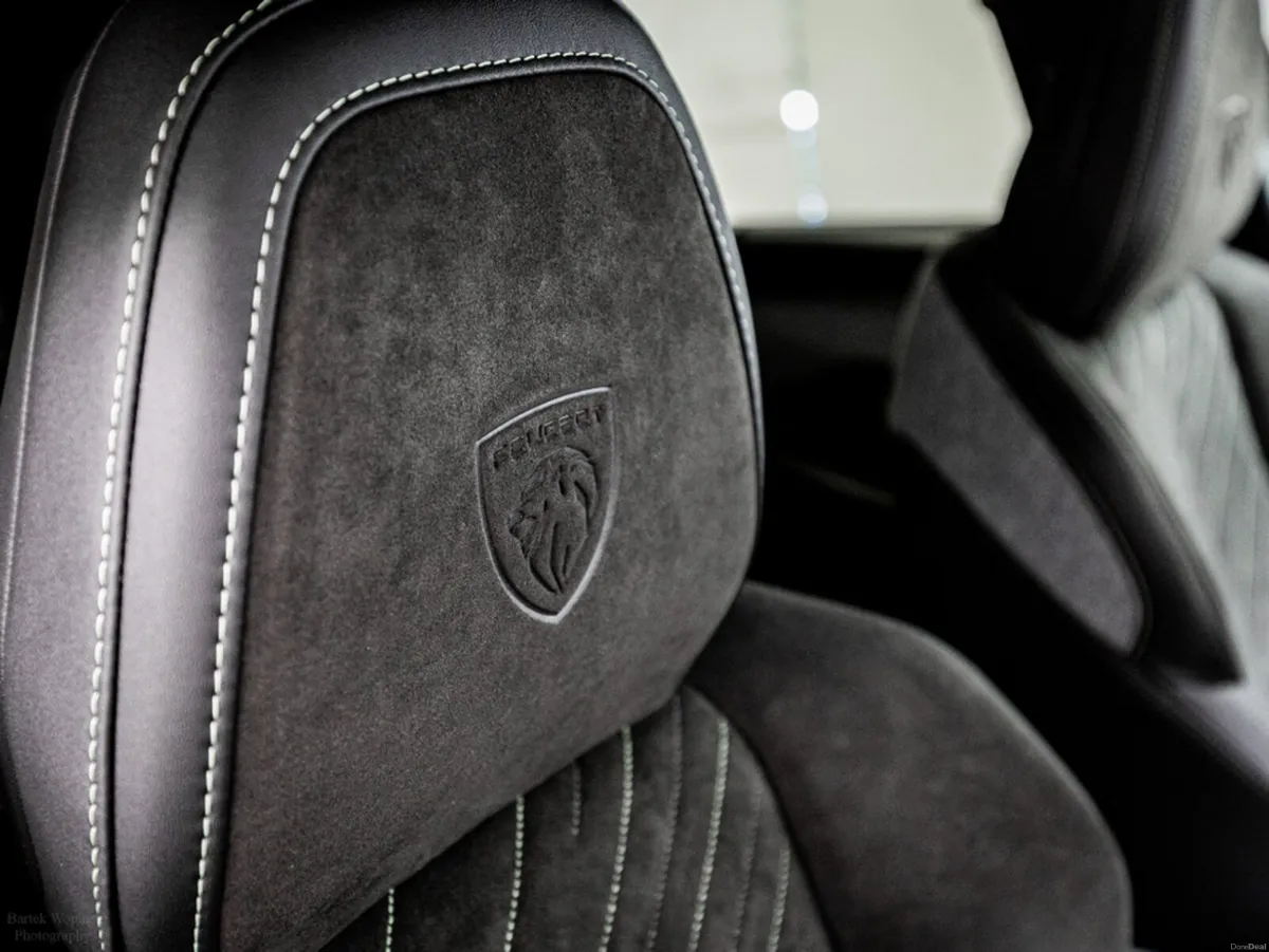 Peugeot 5008 E-GT Exclusive 72kWh 210HP - 7 Seats - Image 6