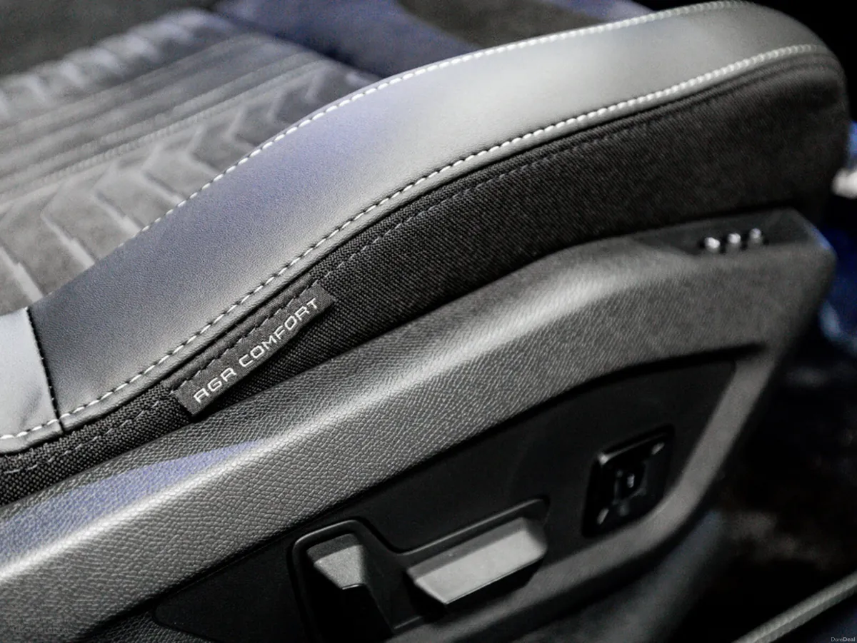 Peugeot 5008 E-GT Exclusive 72kWh 210HP - 7 Seats - Image 5