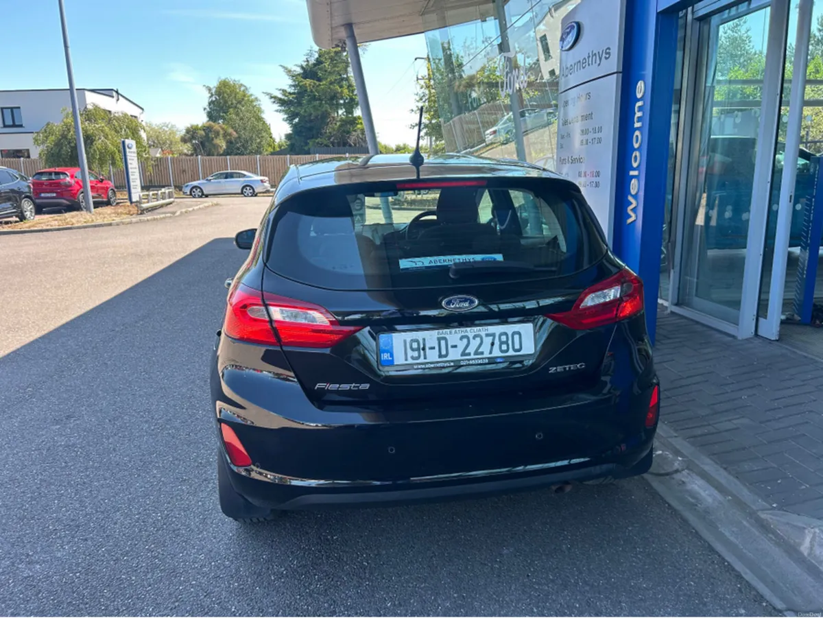 Ford Fiesta TITANIUM 1.10 85PS 5SPEED 4DR - Image 6