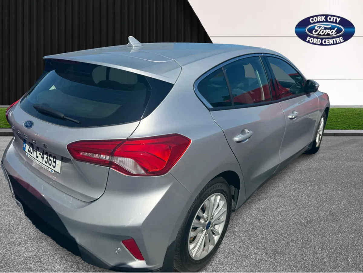 Ford Focus TITANIUM 1.0 ECOBOOST 12 125 4DR - Image 2