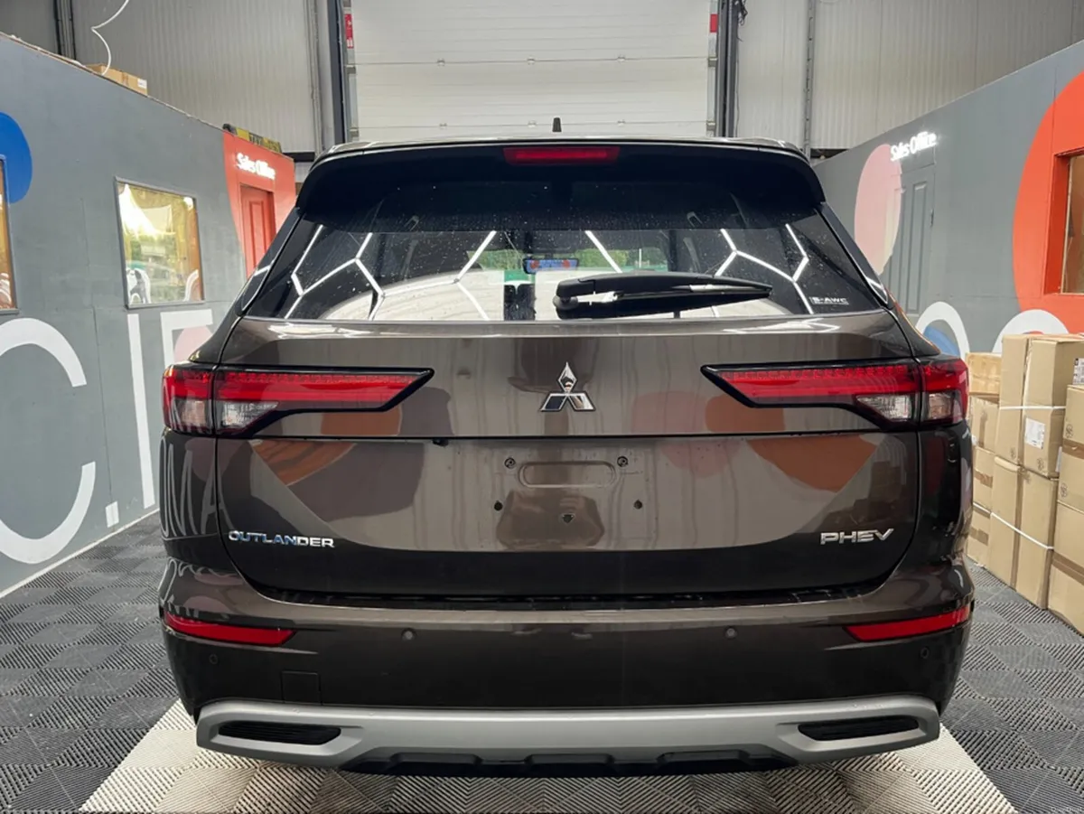 Mitsubishi Outlander 2023 MITSUBISHI OUTLANDER PHE - Image 3