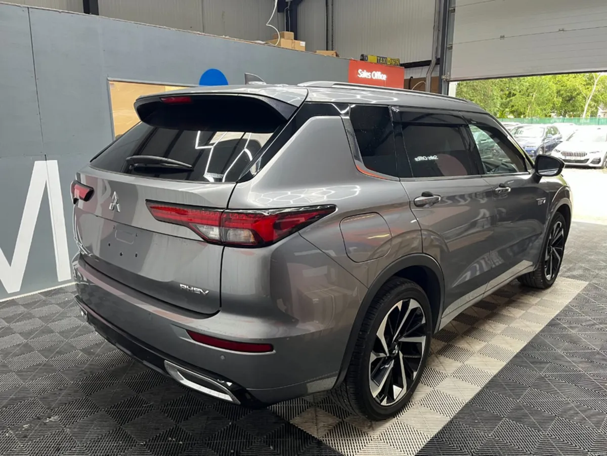 Mitsubishi Outlander 2022 MITSUBISHI OUTLANDER PHE - Image 2