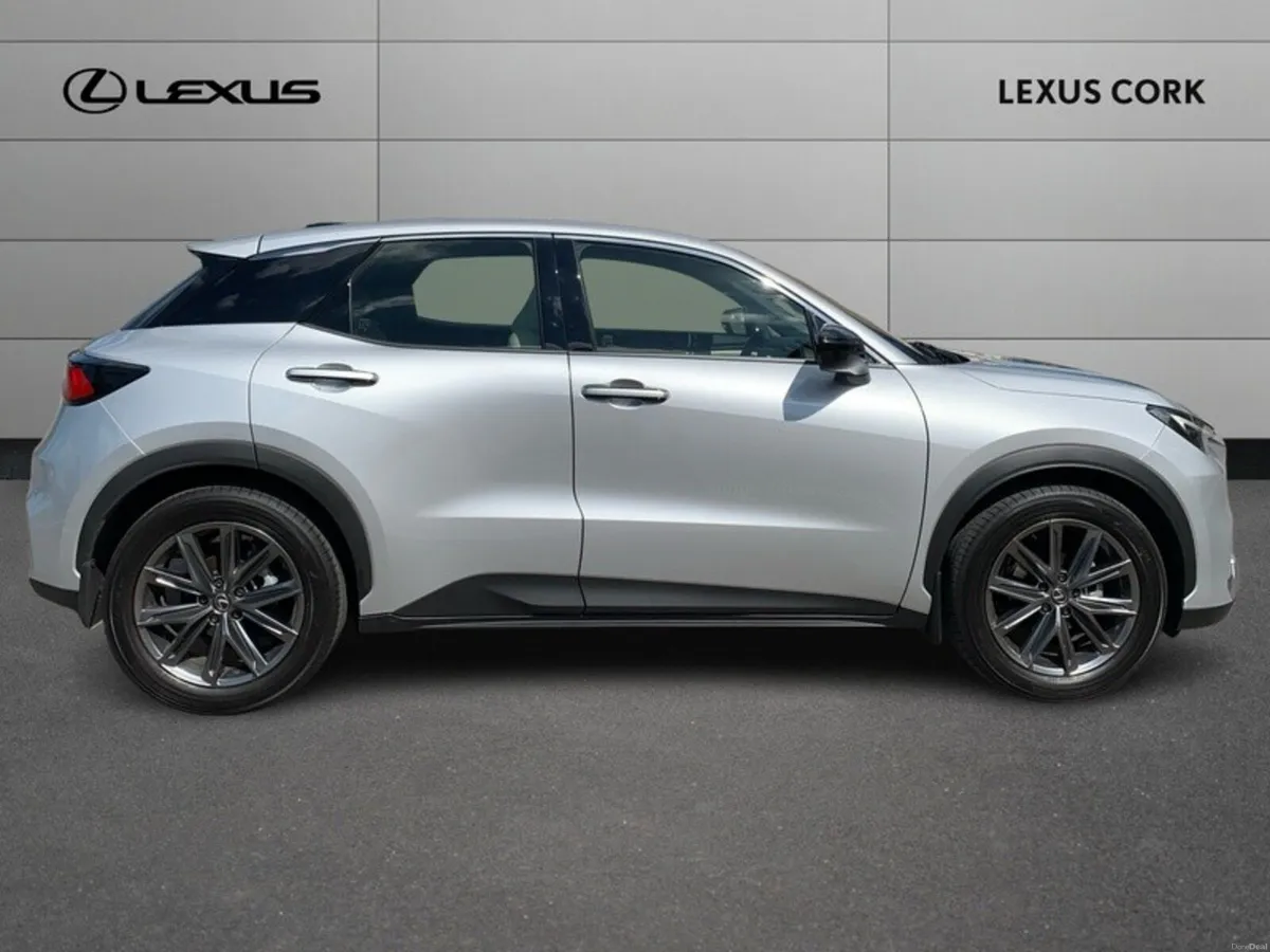 Lexus LBX LBX ELEGANT - Image 4