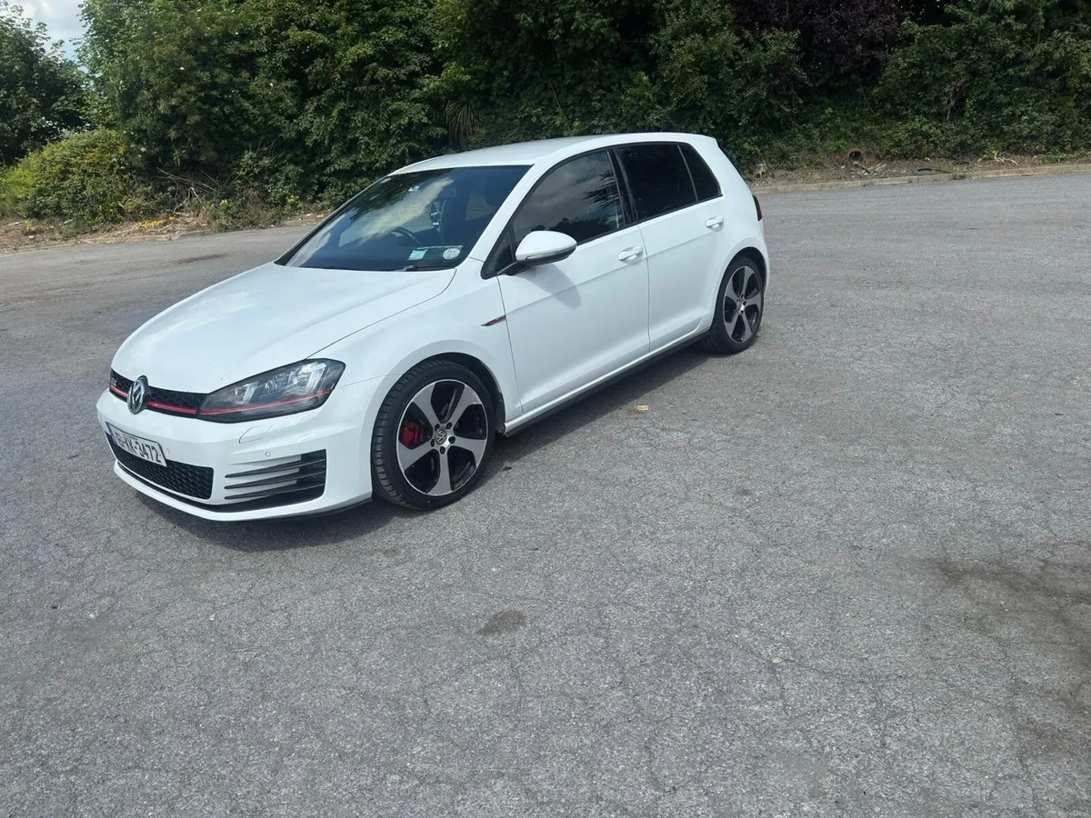 Volkswagen Golf 2016 - Image 2