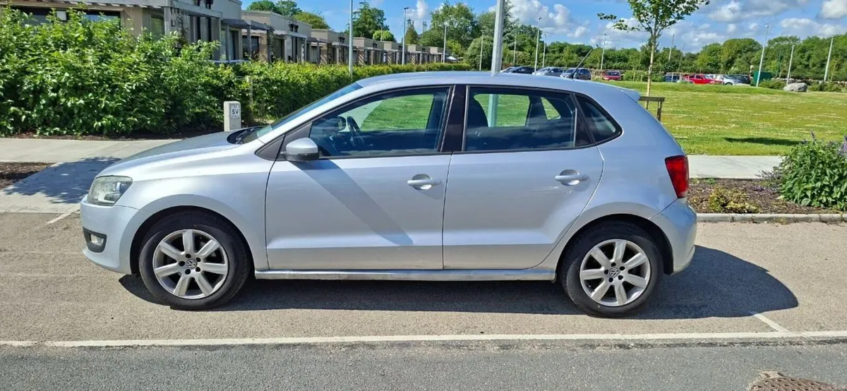 Volkswagen Polo 2011 - Image 2