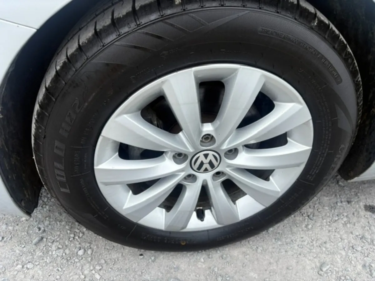 Volkswagen Beetle 2015 - Image 3