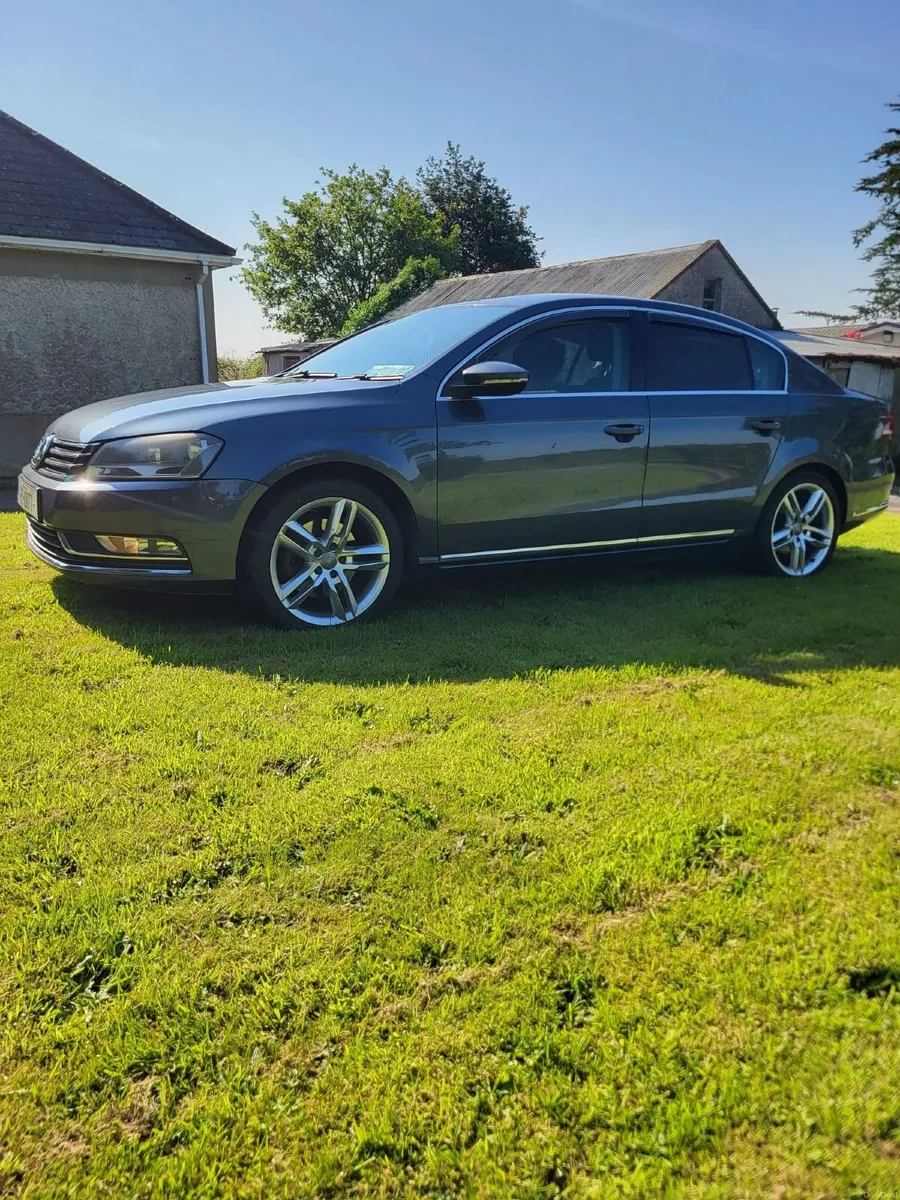 Volkswagen Passat 2011 - Image 3