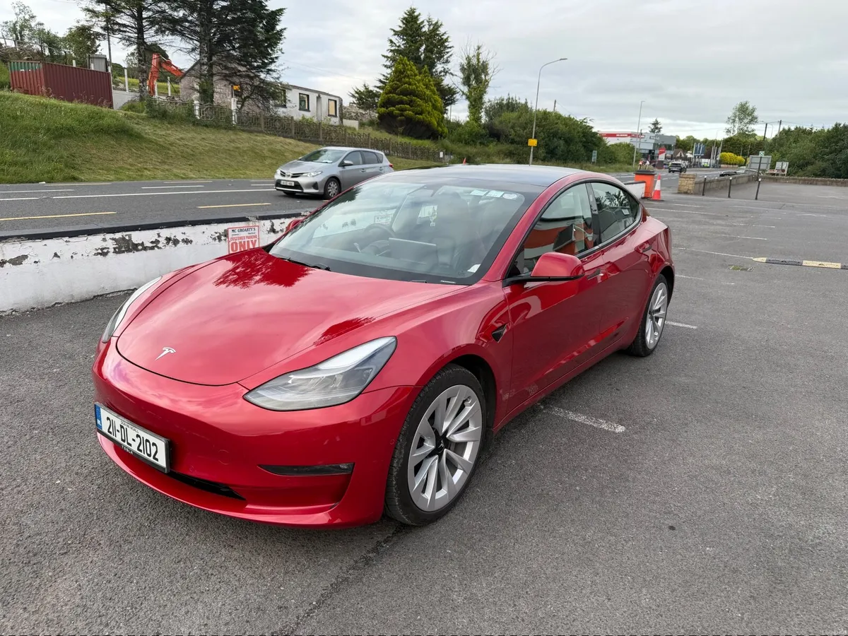 Tesla Model 3 2021 - Image 2