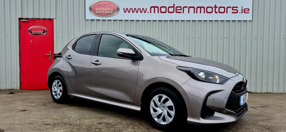 Toyota Yaris hybrid/petrol new model 1.5 low kms - Image 2