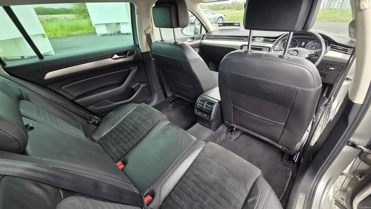 Volkswagen Passat 2.0 TDI GT Estate - Image 3