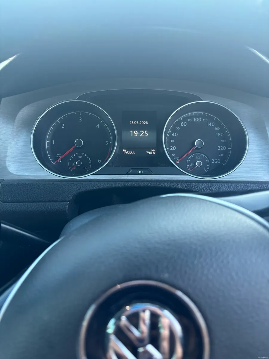 White Volkswagen Golf Edition R - Image 4