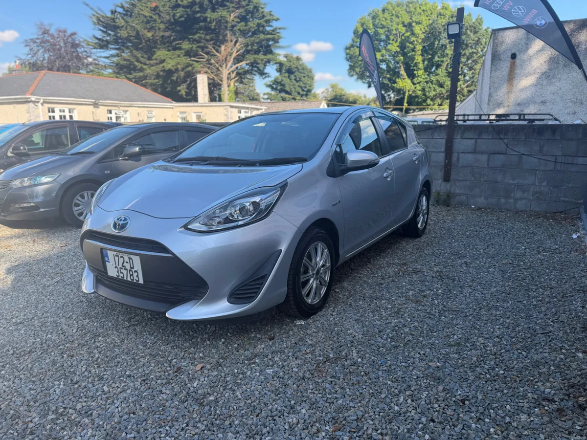 Toyota aqua 2017 - Image 2