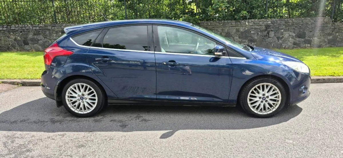2011 ford focus titanium - Image 2