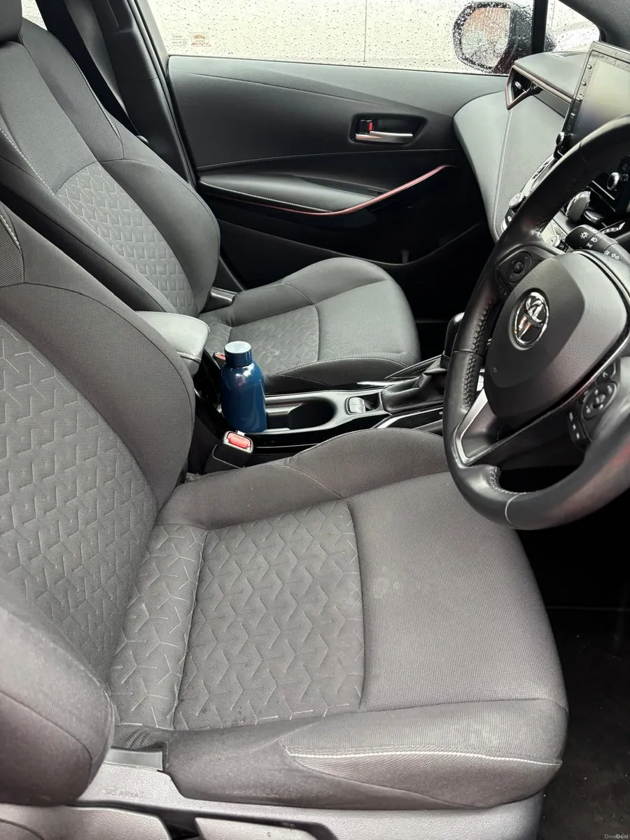 2020 Toyota Corolla Luna Sport Hybrid Automatic - Image 3