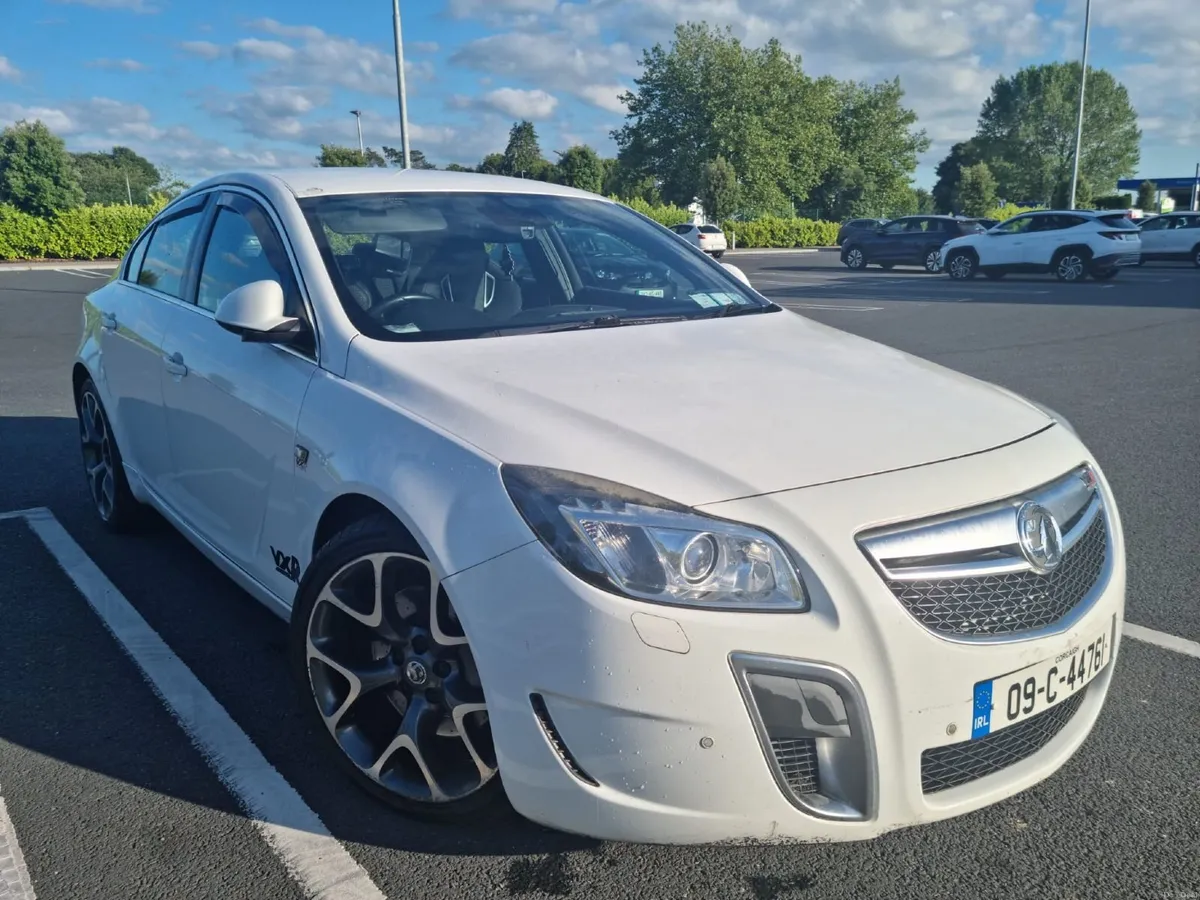 Insignia VXR 2009 325 BHP *NEEDS WORK* - Image 1