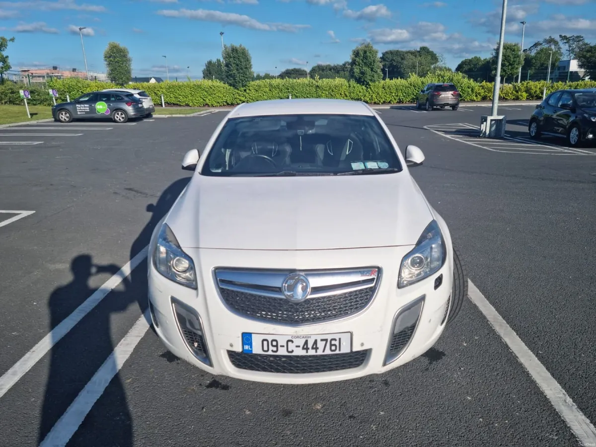 Insignia VXR 2009 325 BHP *NEEDS WORK* - Image 3